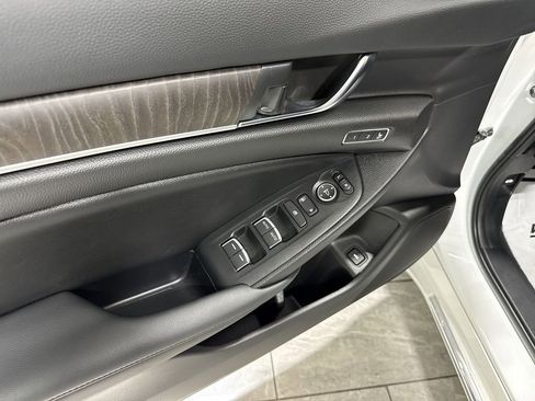 Used 2022 Honda Accord Touring image 24