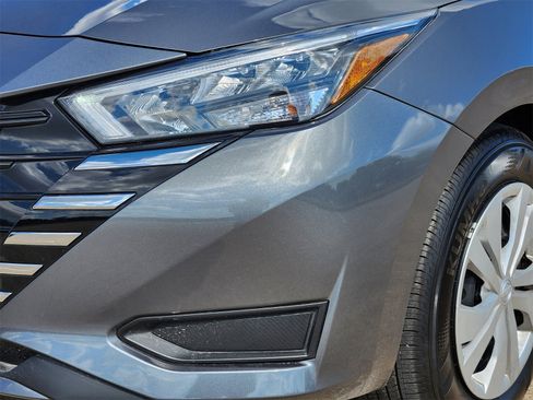 Used 2025 Nissan Versa S w/ Trunk Package image 8