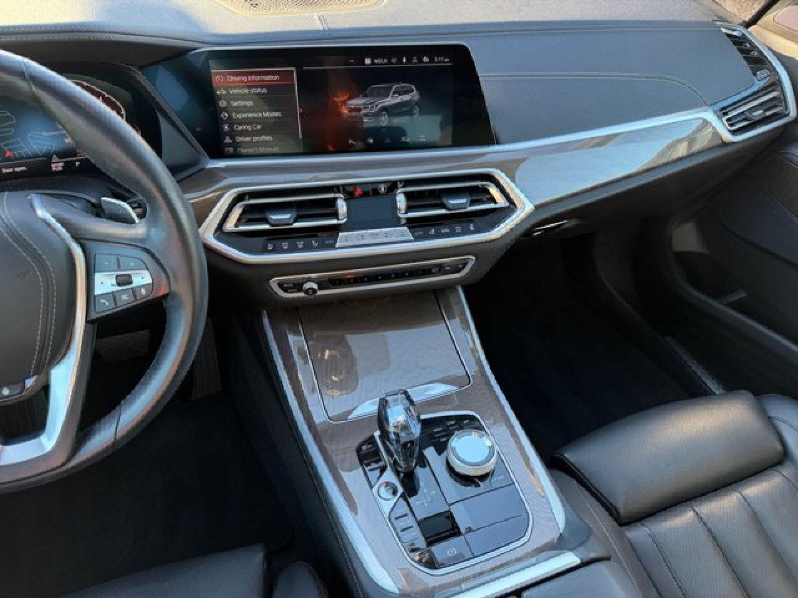 Used 2022 BMW X5 xDrive40i w/ Executive Package AWD/4WD image 14