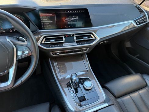 Used 2022 BMW X5 xDrive40i w/ Executive Package AWD/4WD image 14