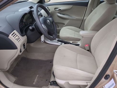 Used 2013 Toyota Corolla LE image 16