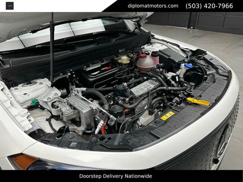 Used 2024 Mercedes-Benz EQB 300 4MATIC image 43