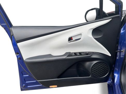 Used 2016 Toyota Prius Four w/ Advanced Technology Package image 18