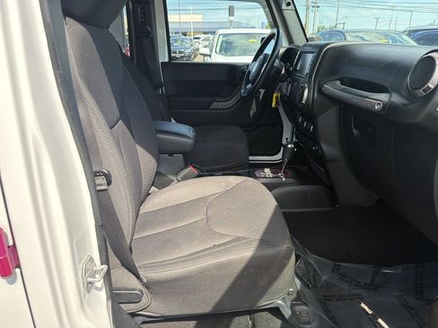 Used 2018 Jeep Wrangler Unlimited Sport S AWD/4WD image 15