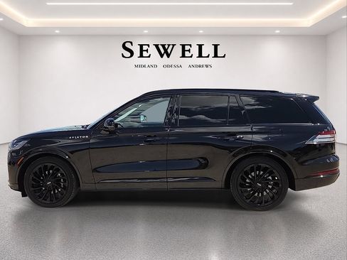 Certified 2025 Lincoln Aviator Reserve w/ Equipment Group 201A AWD/4WD image 2