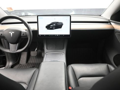 Used 2024 Tesla Model Y Long Range AWD/4WD image 10