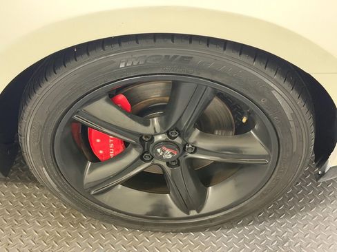 Used 2011 Ford Mustang GT Premium w/ 401A Rapid Spec Order Code RWD image 16