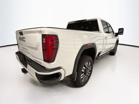 Used 2024 GMC Sierra 3500 Denali Ultimate AWD/4WD image 6