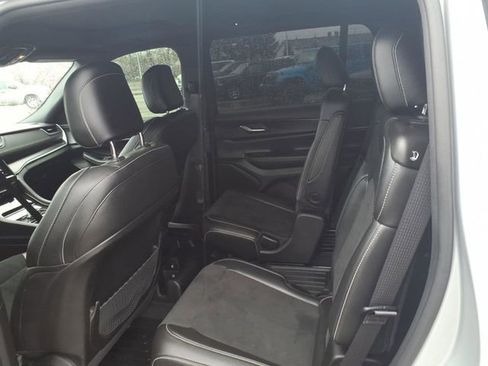 Used 2024 Jeep Grand Cherokee L Altitude image 6