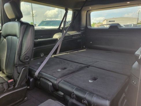 Used 2024 Jeep Wagoneer L Series II w/ Flexible Seating Group RWD image 27
