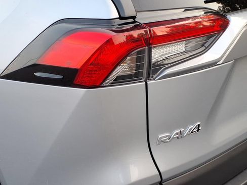 Used 2025 Toyota RAV4 XLE FWD image 9