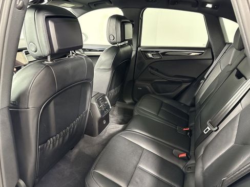 Certified 2025 Porsche Macan image 26