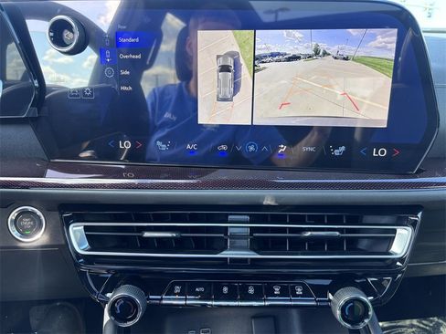 Used 2025 Chevrolet Traverse High Country image 19