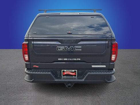 Used 2022 GMC Sierra 1500 Elevation w/ LPO, Elevation Black Package AWD/4WD image 5