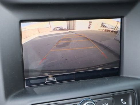Used 2024 GMC Terrain SLE w/ Driver Convenience Package FWD image 7
