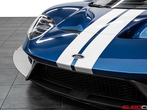 Used 2019 Ford GT RWD image 11