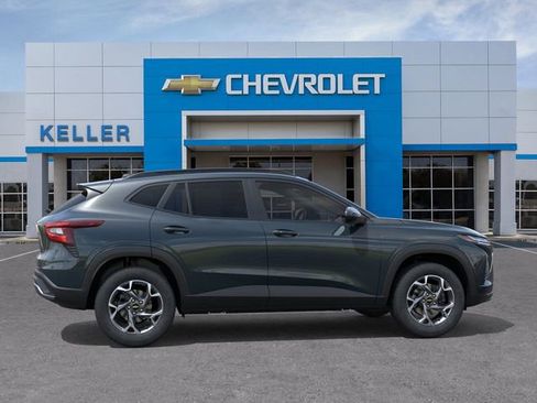 New 2026 Chevrolet Trax LT w/ Sunroof Package image 5