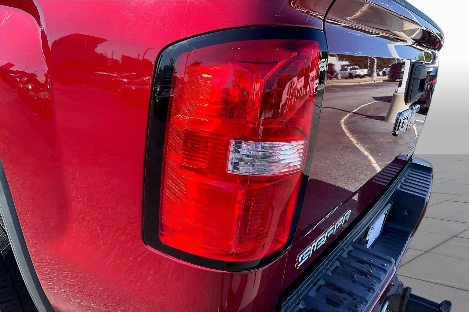 Used 2018 GMC Sierra 2500 Denali w/ Duramax Plus Package AWD/4WD image 28