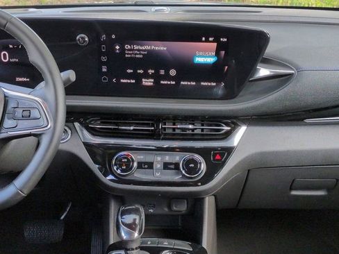 Used 2025 Buick Envista Sport Touring FWD image 17