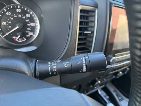 Used 2023 Nissan Frontier SV w/ SV Convenience Package image 23