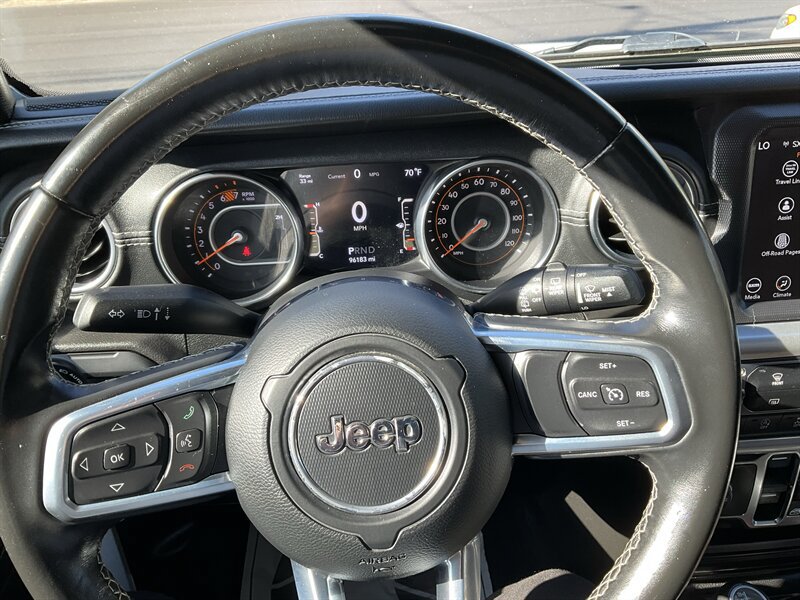 Used 2020 Jeep Wrangler Unlimited Sahara AWD/4WD image 31