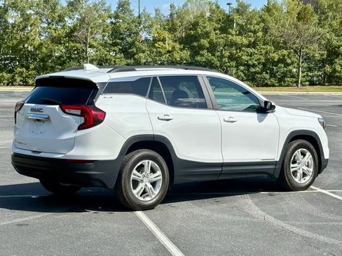 Used 2022 GMC Terrain SLE w/ Driver Convenience Package image 8