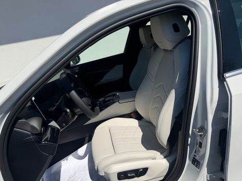 New 2026 BMW 530i xDrive w/ Premium Package image 10