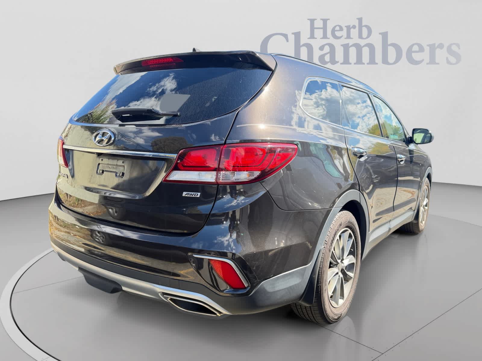 Used 2017 Hyundai Santa Fe SE w/ Cargo Package AWD/4WD image 7
