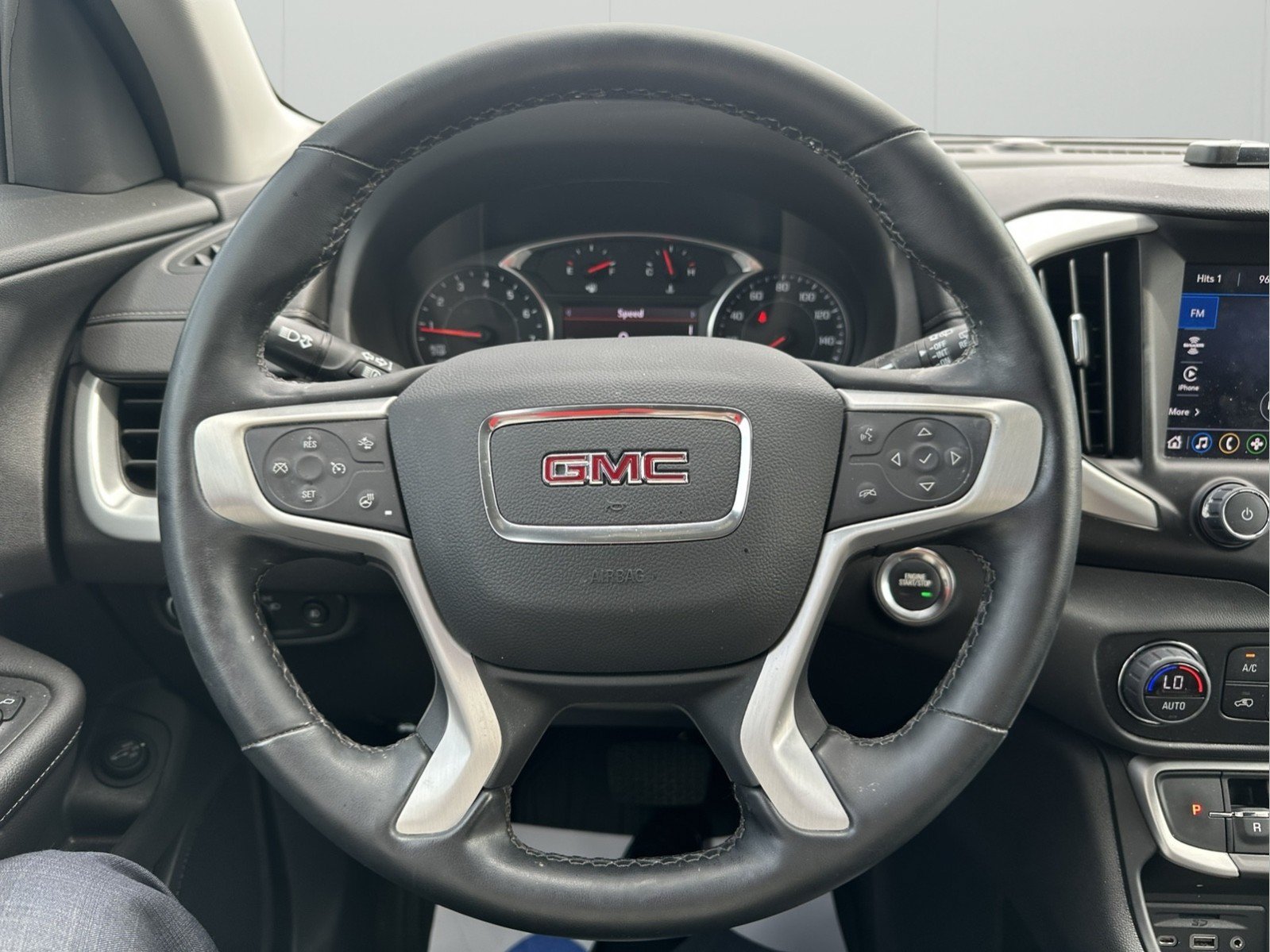 Used 2023 GMC Terrain SLT AWD/4WD image 21