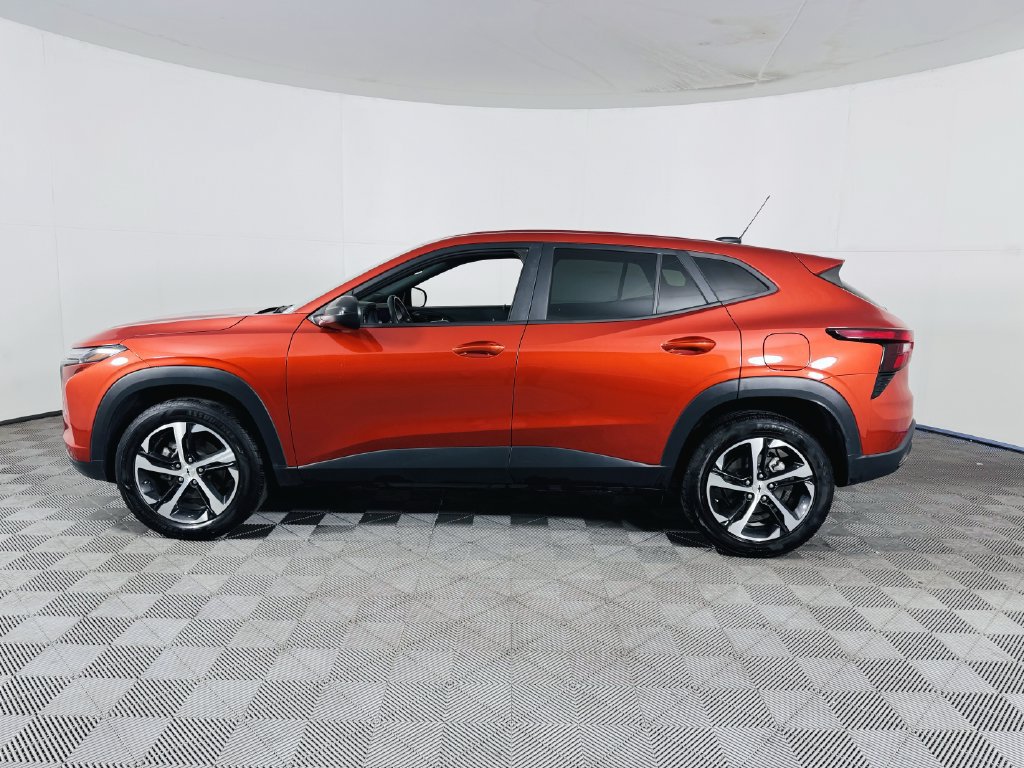 Used 2024 Chevrolet Trax RS w/ Driver Confidence Package FWD image 5