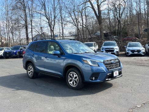 Certified 2023 Subaru Forester Premium image 5