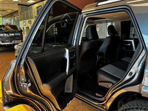 Used 2023 Toyota 4Runner SR5 Premium w/ Moonroof Package RWD image 19