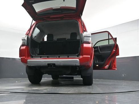 Used 2024 Toyota 4Runner TRD Off-Road Premium AWD/4WD image 40