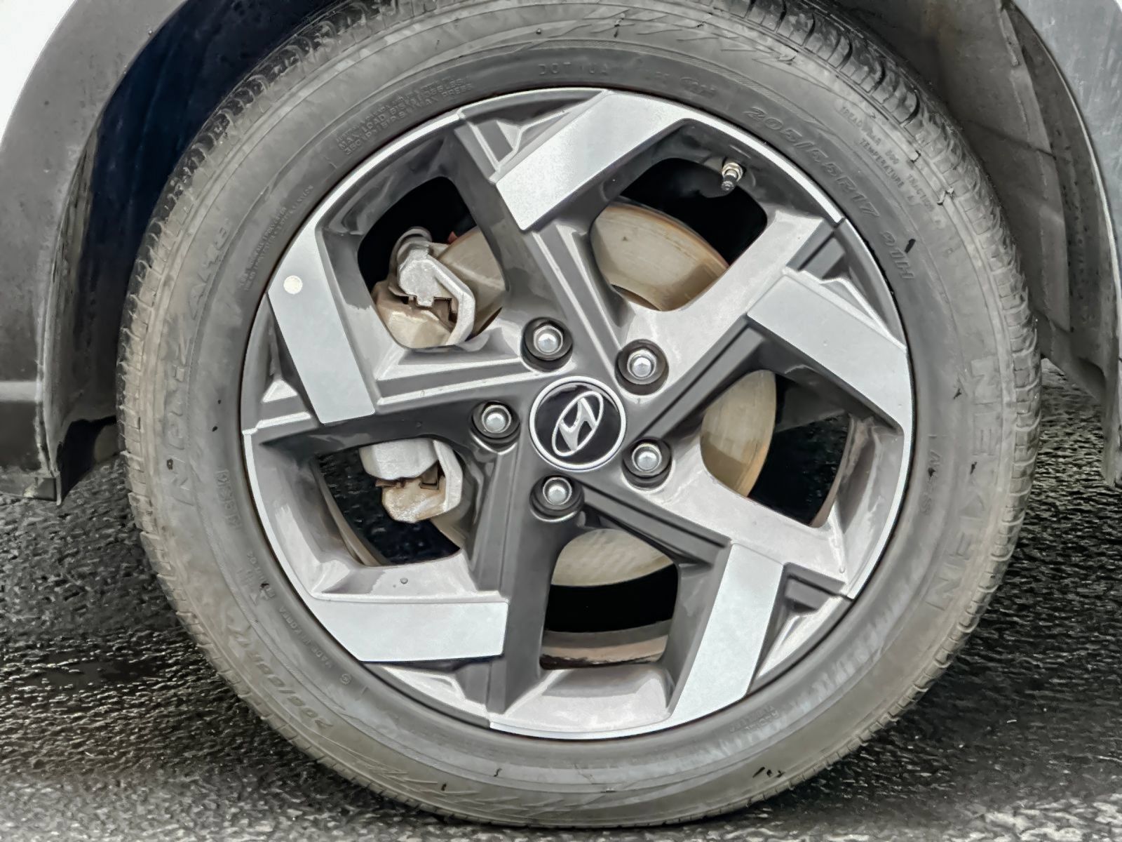 Used 2025 Hyundai Venue SEL FWD image 26