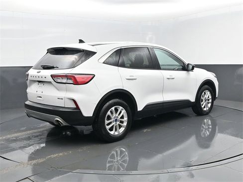 Used 2022 Ford Escape SE w/ Cold Weather Package image 22