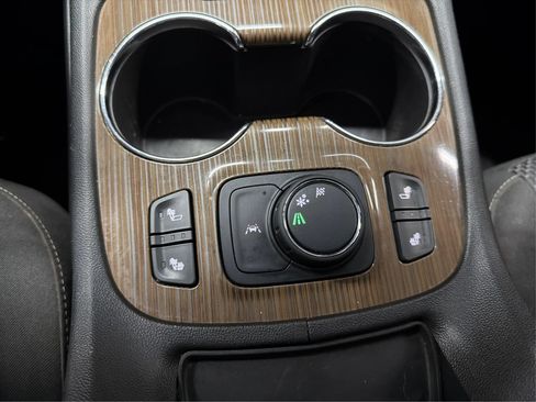 Used 2023 GMC Acadia SLE w/ Driver Convenience Package FWD image 22