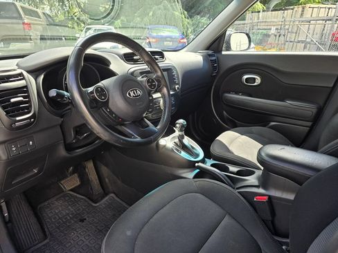 Used 2017 Kia Soul + w/ UVO Package FWD image 10
