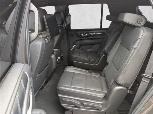 Used 2021 GMC Yukon Denali w/ Denali Premium Package image 17