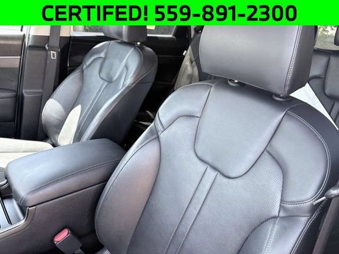 Certified 2025 Kia Sorento EX w/ Panoramic Sunroof Package FWD image 12