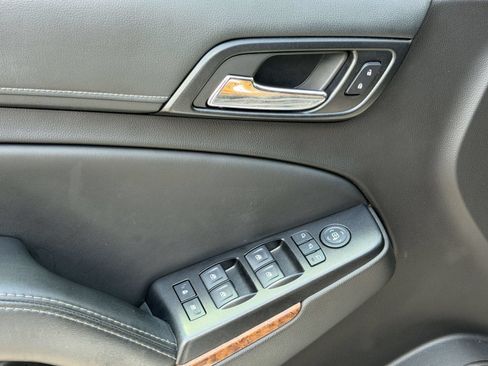 Used 2016 Chevrolet Suburban LTZ RWD image 15