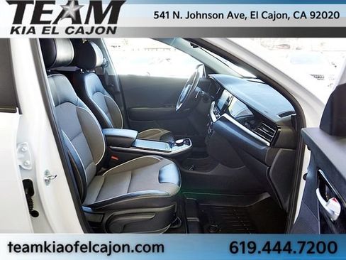Used 2022 Kia Niro EX FWD image 12