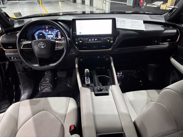 Used 2024 Toyota Grand Highlander AWD Hybrid image 27