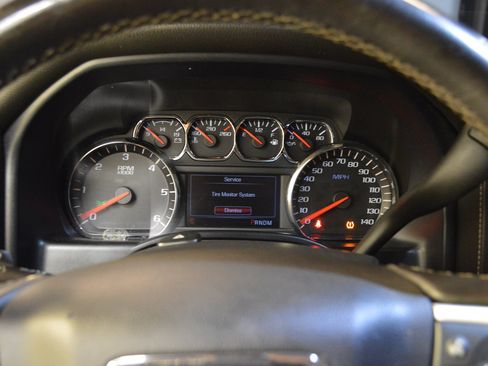 Used 2014 GMC Sierra 1500 SLT w/ Suspension Package, Off-Road AWD/4WD image 16