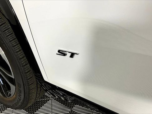 New 2026 Buick Enclave Sport Touring w/ Super Cruise Package image 10