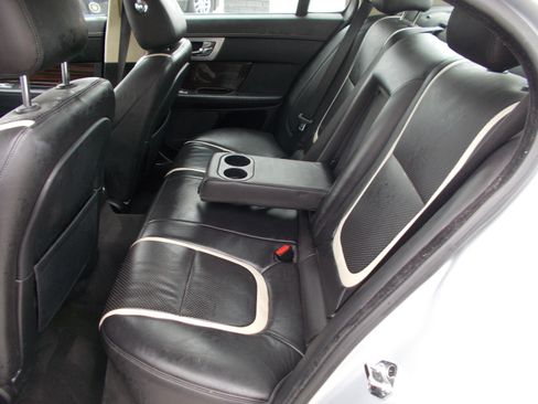 Used 2012 Jaguar XF Portfolio RWD image 9
