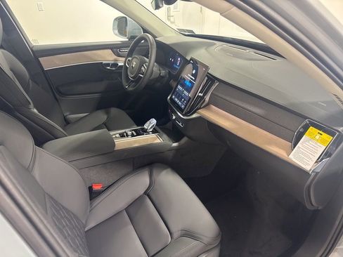 New 2026 Volvo XC90 T8 Plus w/ Protection Package Premier AWD/4WD image 28