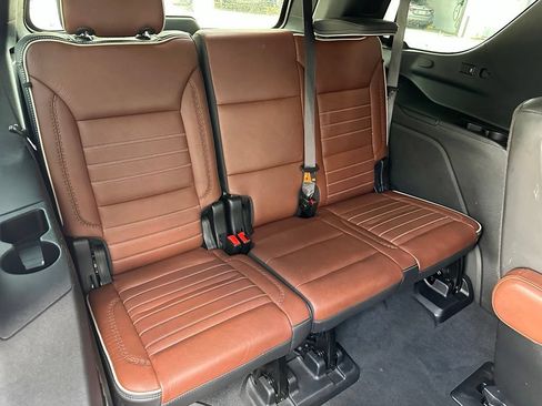 Used 2024 GMC Yukon Denali Ultimate AWD/4WD image 40
