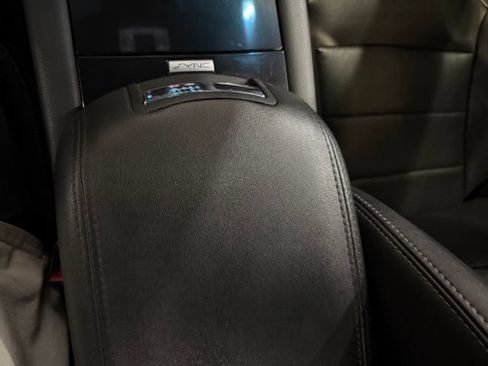 Used 2017 Ford Taurus Limited FWD image 25