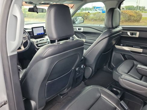 Used 2020 Ford Explorer XLT w/ Equipment Group 202A RWD image 10