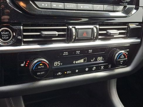 Certified 2023 Nissan Pathfinder SV w/ Black Appearance Package image 18